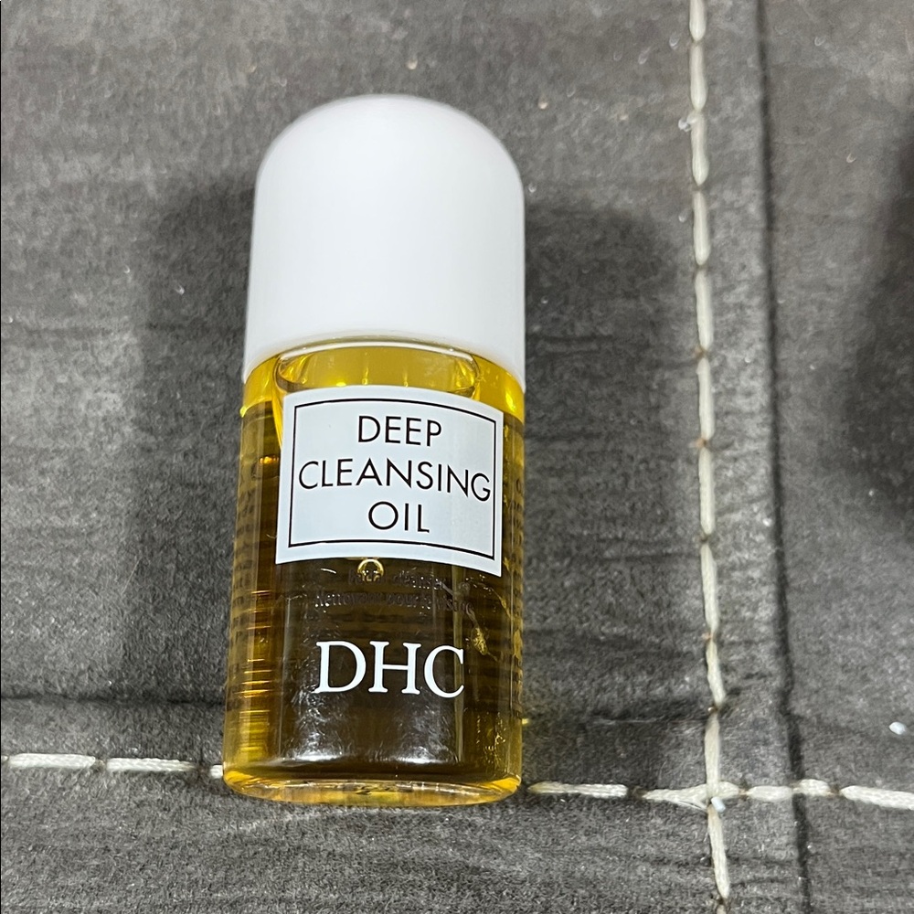 DHC Deep Cleansing Oil